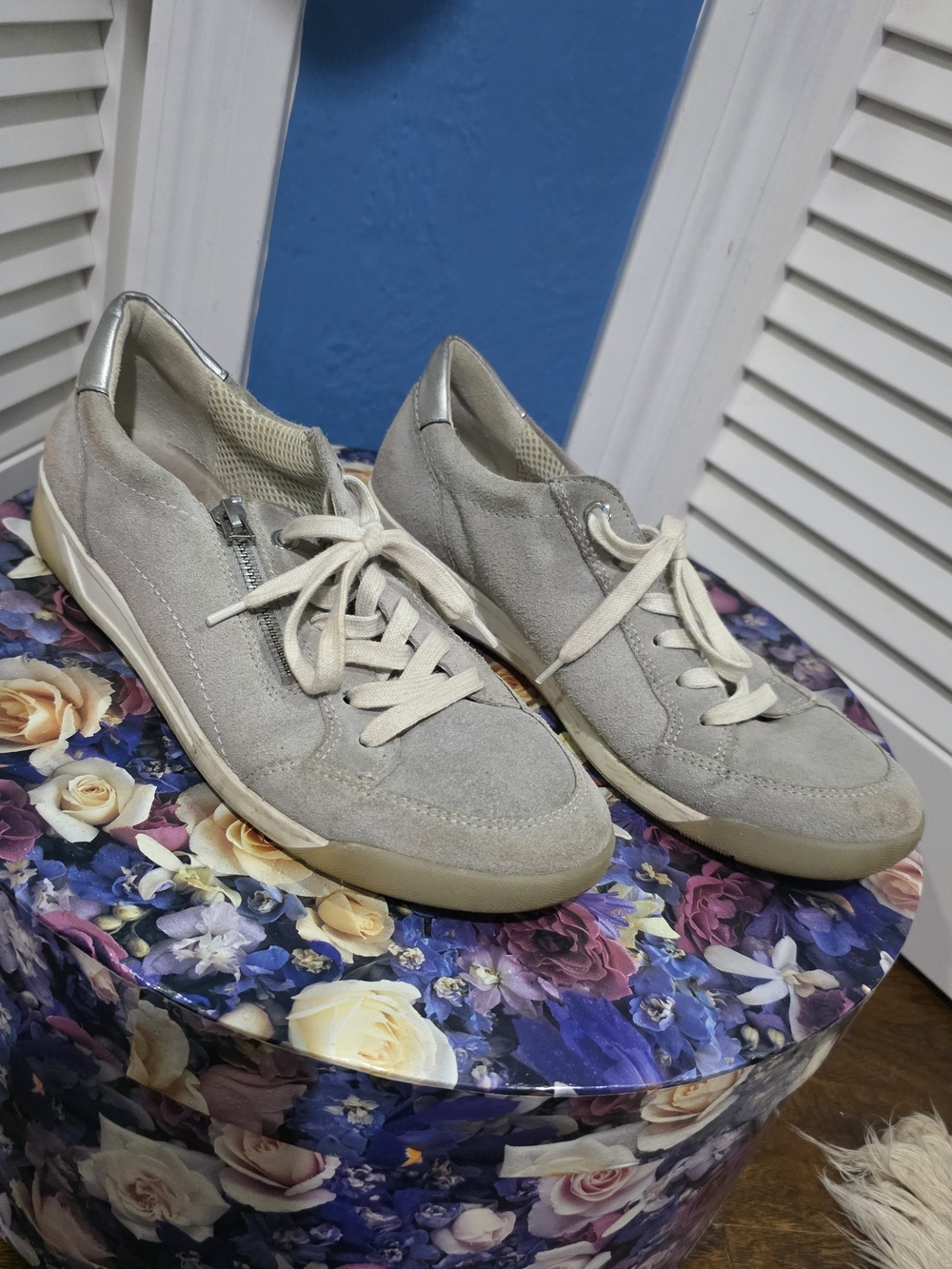 Women's Light Gray Suede Lace-Up Sneakers with Side Zip
